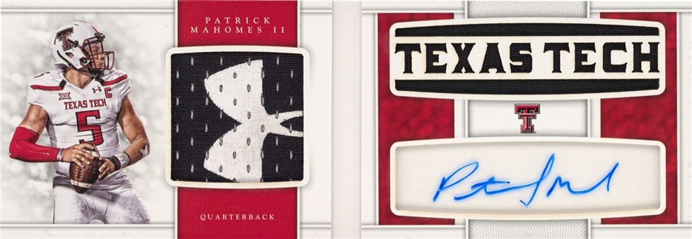 2017 Panini National Treasures Collegiate Booklet #19 Patrick Mahomes Signed Rookie Patch Card (#1/1)